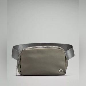 lululemon everywhere belt bag 1l